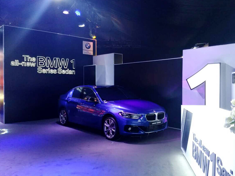 BMW1系巡展搭建3.jpg